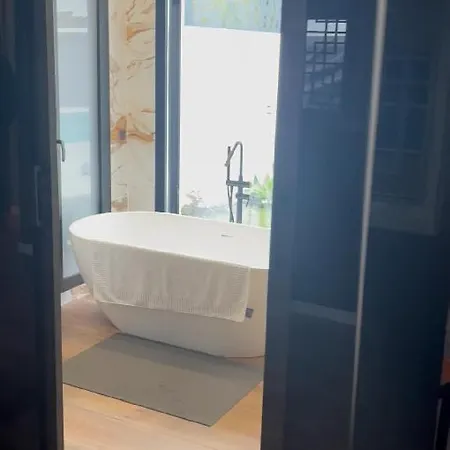De Lujo Maravillosa 5 ,6 Banos ,piscina Wifi En Marbella
