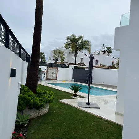 De Lujo Maravillosa 5 ,6 Banos ,piscina Wifi En Marbella 펜션
