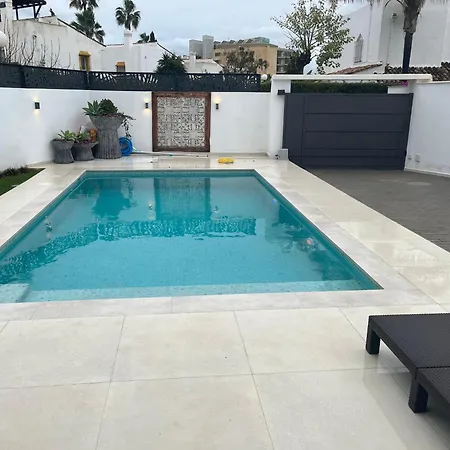 De Lujo Maravillosa 5 ,6 Banos ,piscina Wifi En Marbella 에스테포나