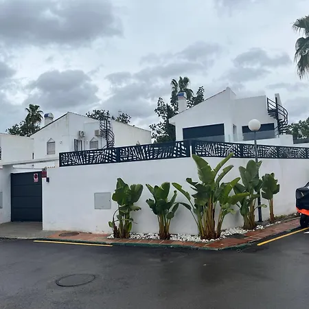 De Lujo Maravillosa 5 ,6 Banos ,piscina Wifi En Marbella 에스테포나